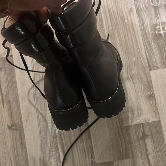 Stuart Weitzman Lexy Bootie - Picture 7 of 8